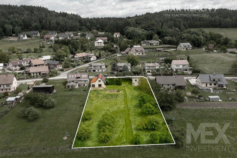 Nabízíme Vám k prodeji pěkný rodinný dům v obci Dřevěnice 8 km od Jičína u Nové Paky. Jedná se o…