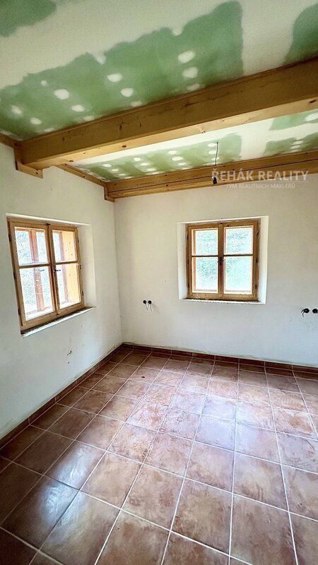 Nabízíme Vám k prodeji dům, bývalý mlýn, podl.plocha 163m2, Hynčina