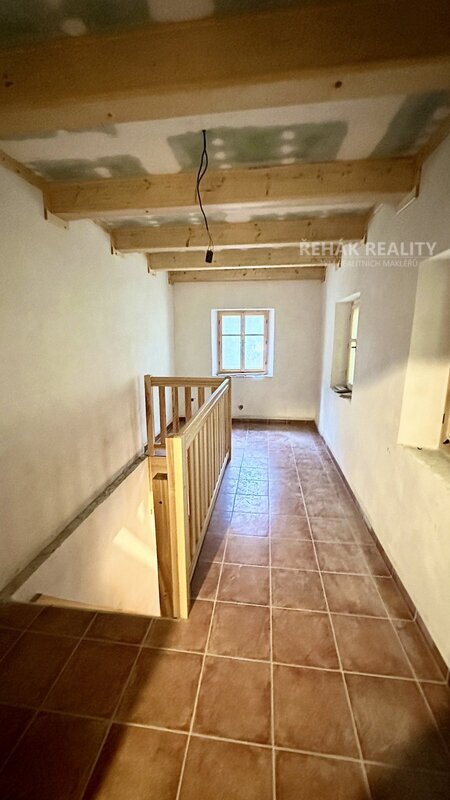 Nabízíme Vám k prodeji dům, bývalý mlýn, podl.plocha 163m2, Hynčina