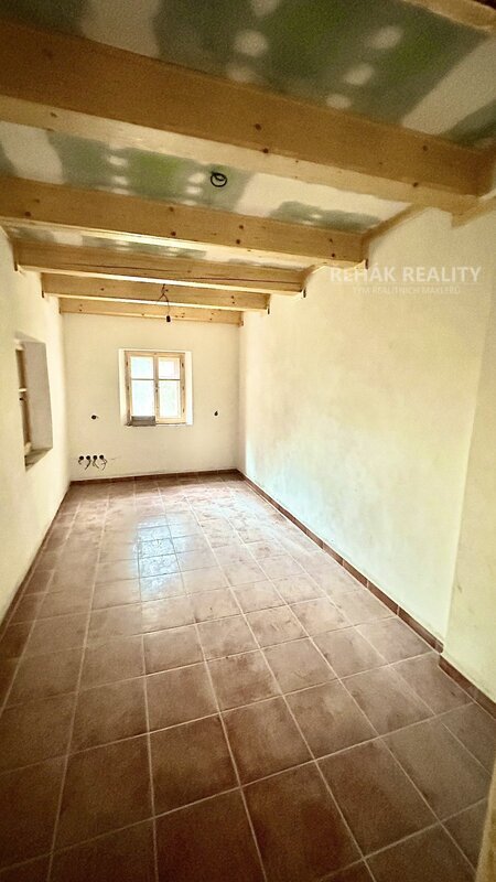 Nabízíme Vám k prodeji dům, bývalý mlýn, podl.plocha 163m2, Hynčina