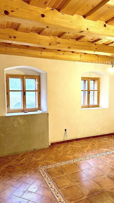 Nabízíme Vám k prodeji dům, bývalý mlýn, podl.plocha 163m2, Hynčina