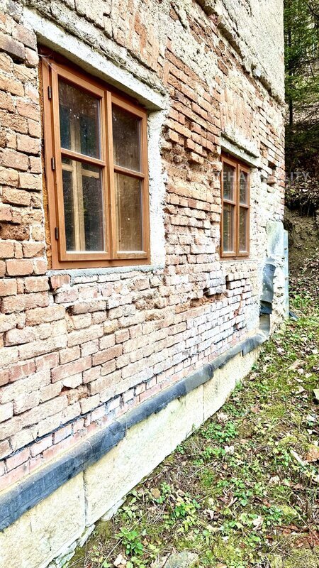 Nabízíme Vám k prodeji dům, bývalý mlýn, podl.plocha 163m2, Hynčina