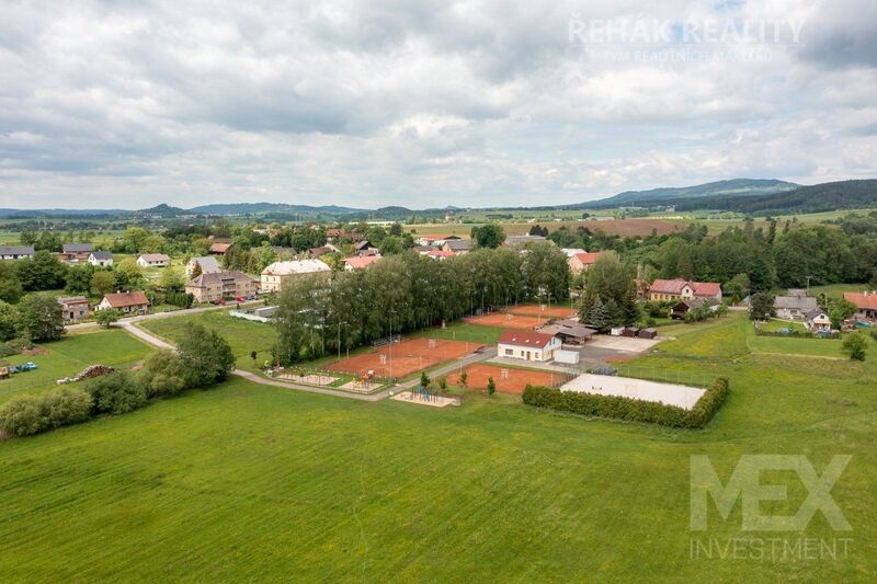 Nabízíme Vám k prodeji pěkný rodinný dům v obci Dřevěnice 8 km od Jičína u Nové Paky. Jedná se o…
