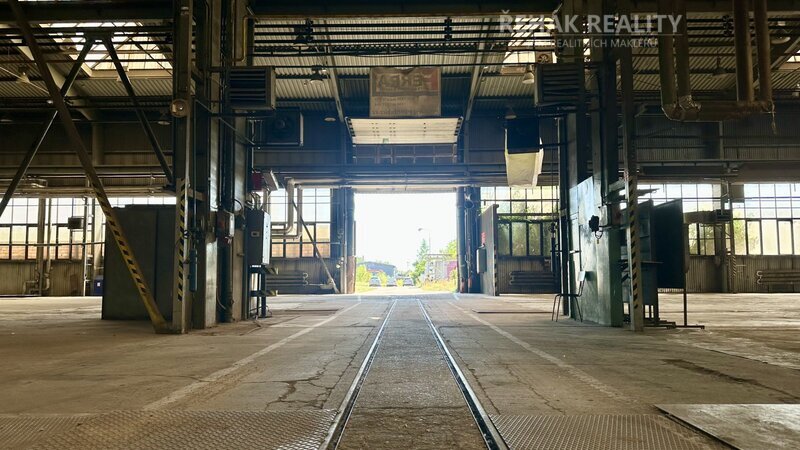 Pronájem skladového prostoru Černá za Bory, 2 299m2
