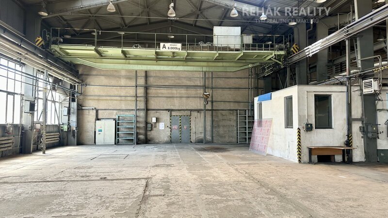 Pronájem skladového prostoru Černá za Bory, 2 299m2