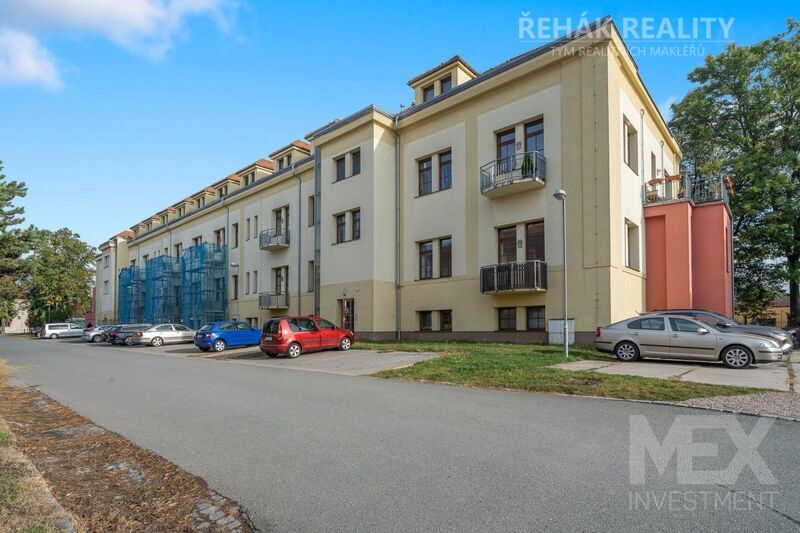 Nabízíme Vám k prodeji byt 3+KK ve zděném domě v Opatovicích nad Labem. Byt se nachází v 1.NP a je…