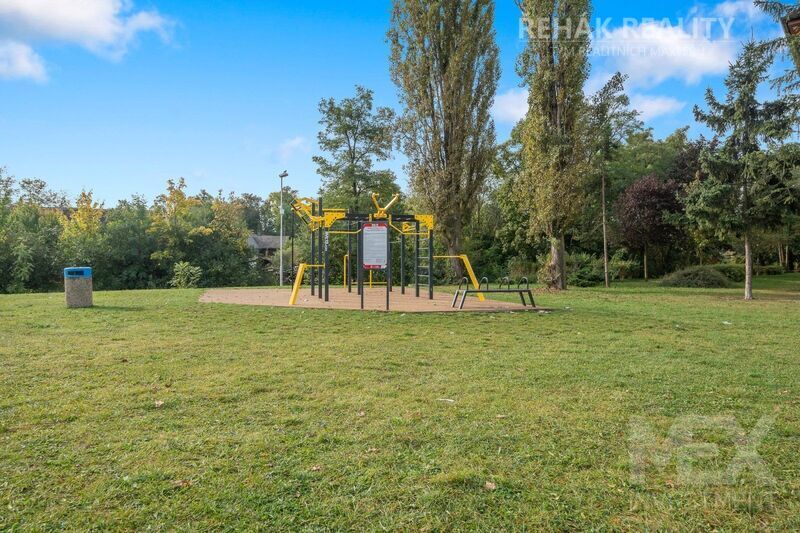 Nabízíme Vám k prodeji byt 3+KK ve zděném domě v Opatovicích nad Labem. Byt se nachází v 1.NP a je…