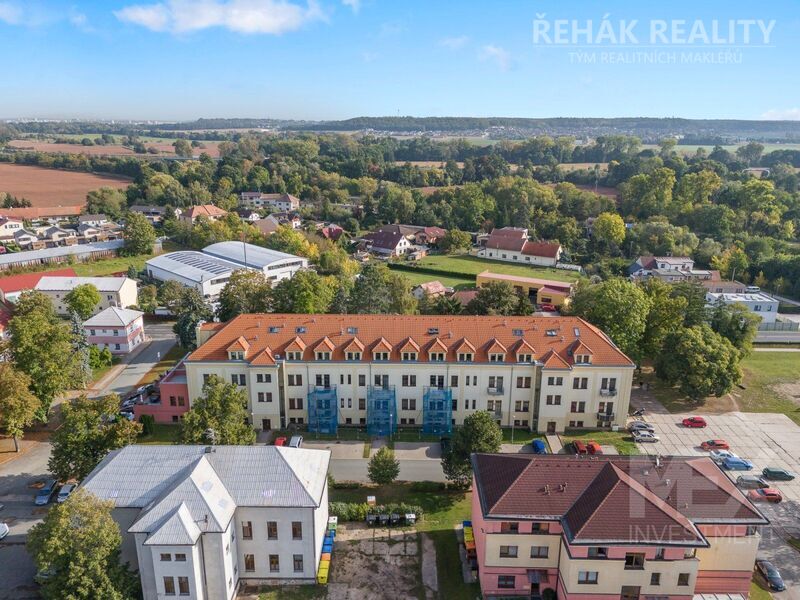 Nabízíme Vám k prodeji byt 3+KK ve zděném domě v Opatovicích nad Labem. Byt se nachází v 1.NP a je…