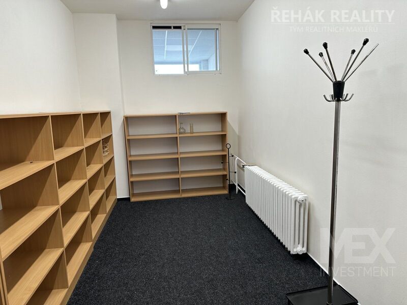 Nabízíme Vám k pronájmu administrativní prostory 120m2, vhodné i jako sklad, příkon 220 W. Prostor…