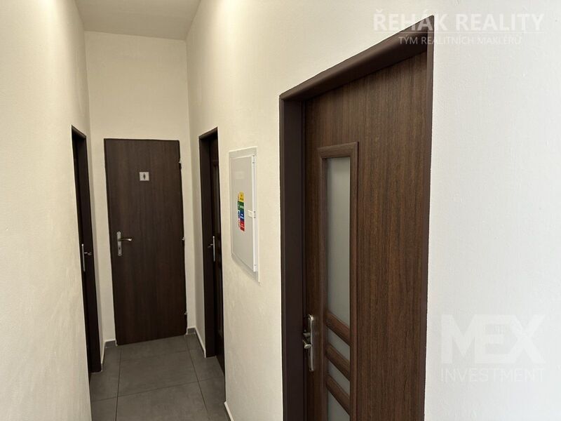 Nabízíme Vám k pronájmu administrativní prostory 120m2, vhodné i jako sklad, příkon 220 W. Prostor…