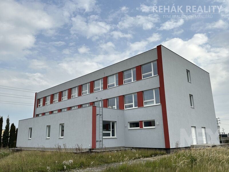 Nabízíme Vám k pronájmu administrativní prostory 120m2, vhodné i jako sklad, příkon 220 W. Prostor…