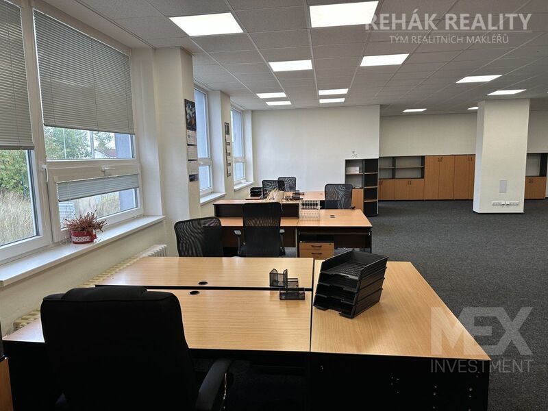 Nabízíme Vám k pronájmu administrativní prostory 120m2, vhodné i jako sklad, příkon 220 W. Prostor…