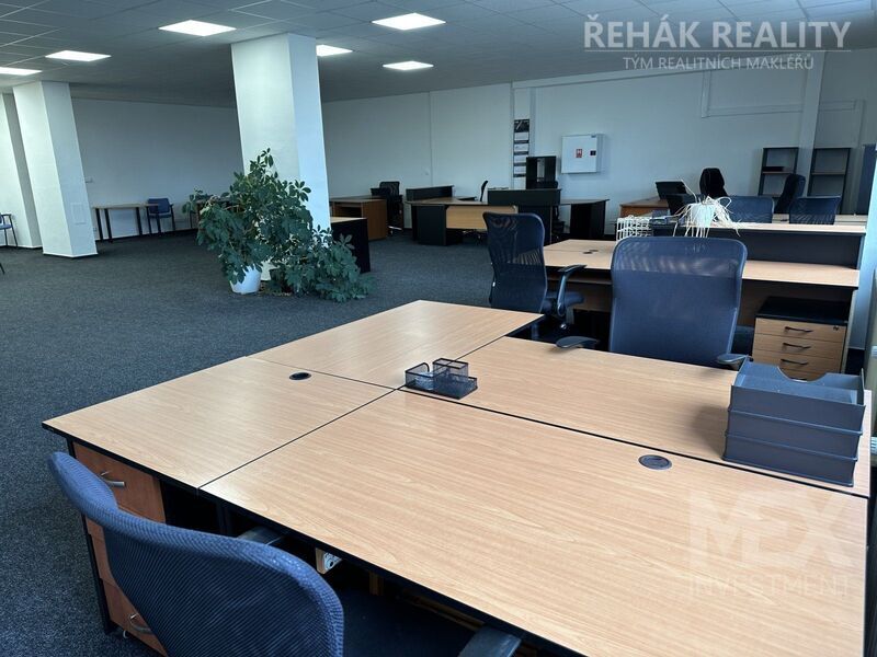 Nabízíme Vám k pronájmu administrativní prostory 120m2, vhodné i jako sklad, příkon 220 W. Prostor…