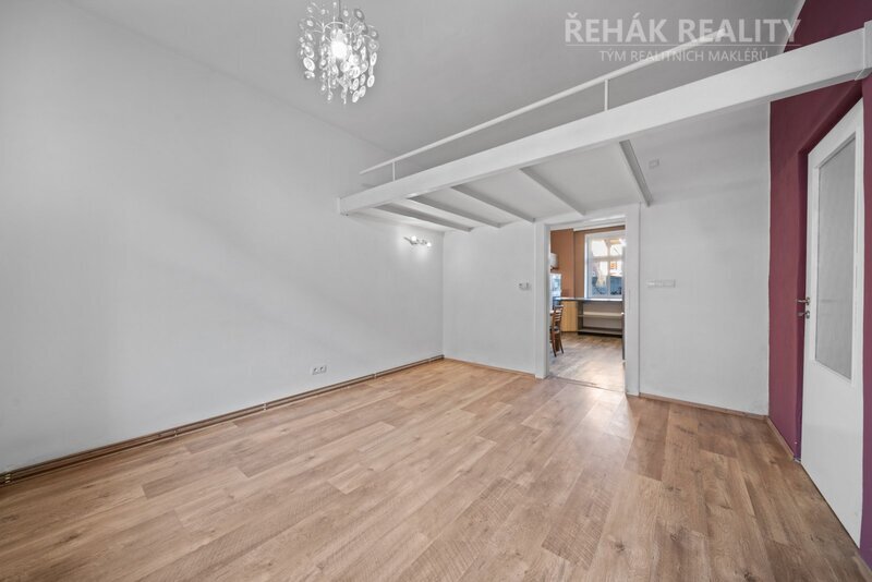 Prodej bytu 2+1 60 m² Teplého, Pardubice