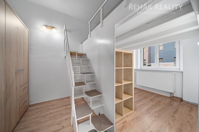 Prodej bytu 2+1 60 m² Teplého, Pardubice