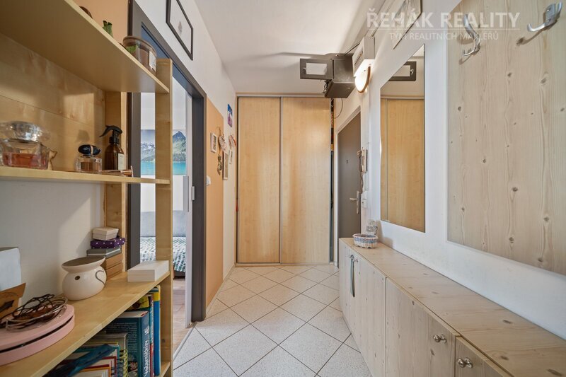 Prodej bytu 3+1 68 m²  Vysocká, Hradec Králové - Moravské Předměstí