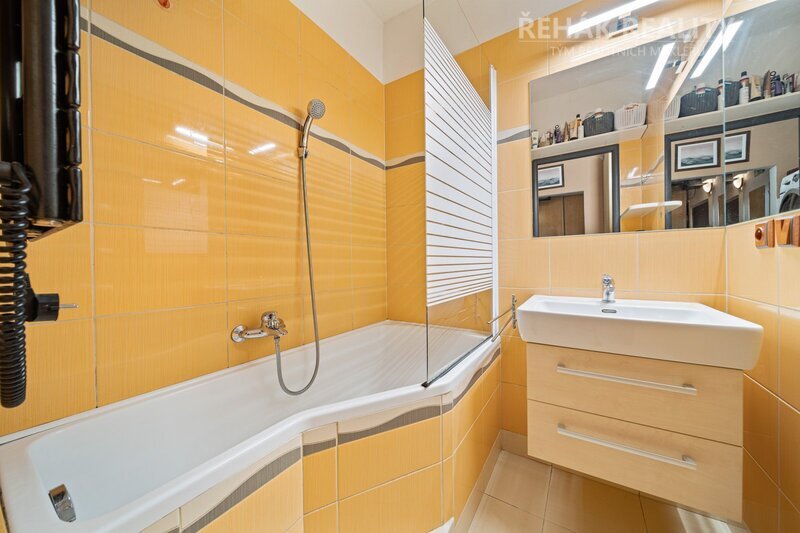 Prodej bytu 3+1 68 m²  Vysocká, Hradec Králové - Moravské Předměstí