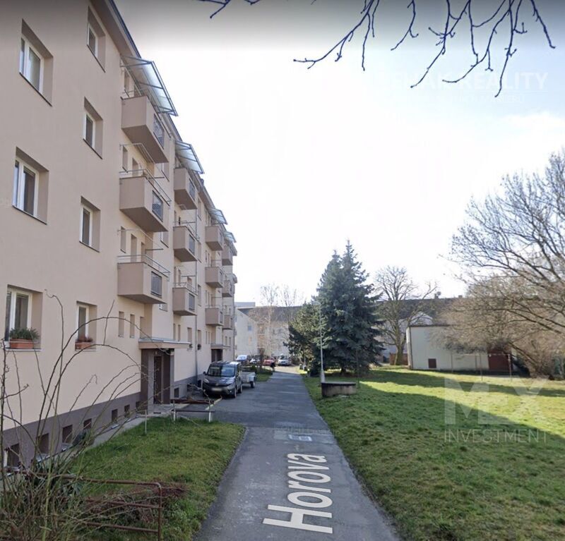 Nabízíme Vám k pronájmu byt o dispozici 3+1 a výměře 62m2 v žádané lokalitě Hradce Králové v ulici…