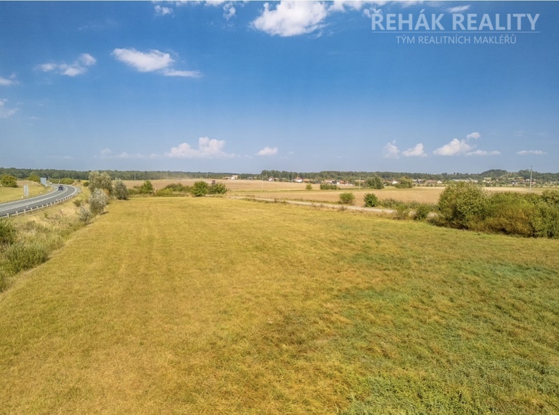 Nabízíme Vám k prodeji lukrativní stavební pozemek s developerským záměrem ve městě Holice 4960m2