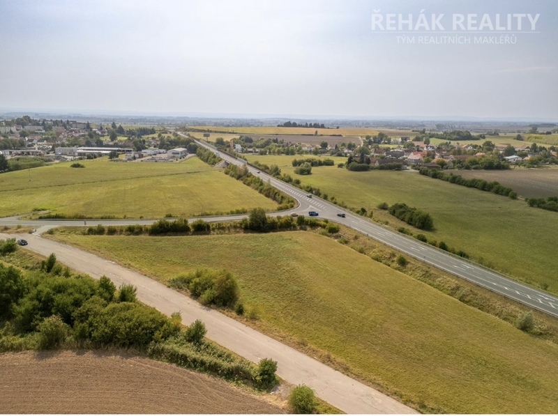Nabízíme Vám k prodeji lukrativní stavební pozemek s developerským záměrem ve městě Holice 4960m2